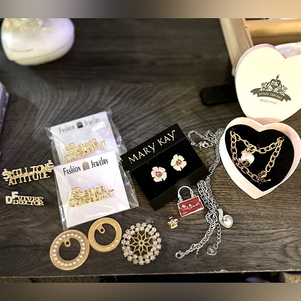 MaryKay jewelry and accessories lot ๐๐๐๏ธ๐ - Picture 1 of 4